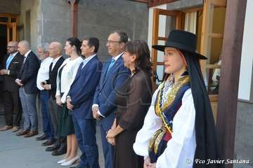 Miles de personas celebran el día de Santa Lucía en Las Tirajanas (Foto Francisco Javier Santana)